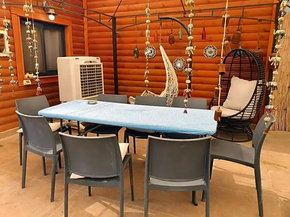 Zimmer Belev HaKikar- Dead sea
