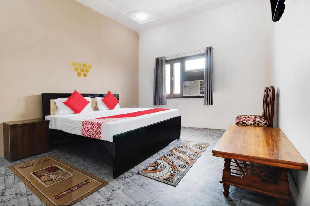 OYO 71269 Hotel Goswami's