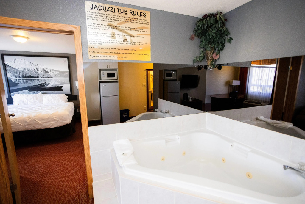 Super 8 by Wyndham Drayton Valley