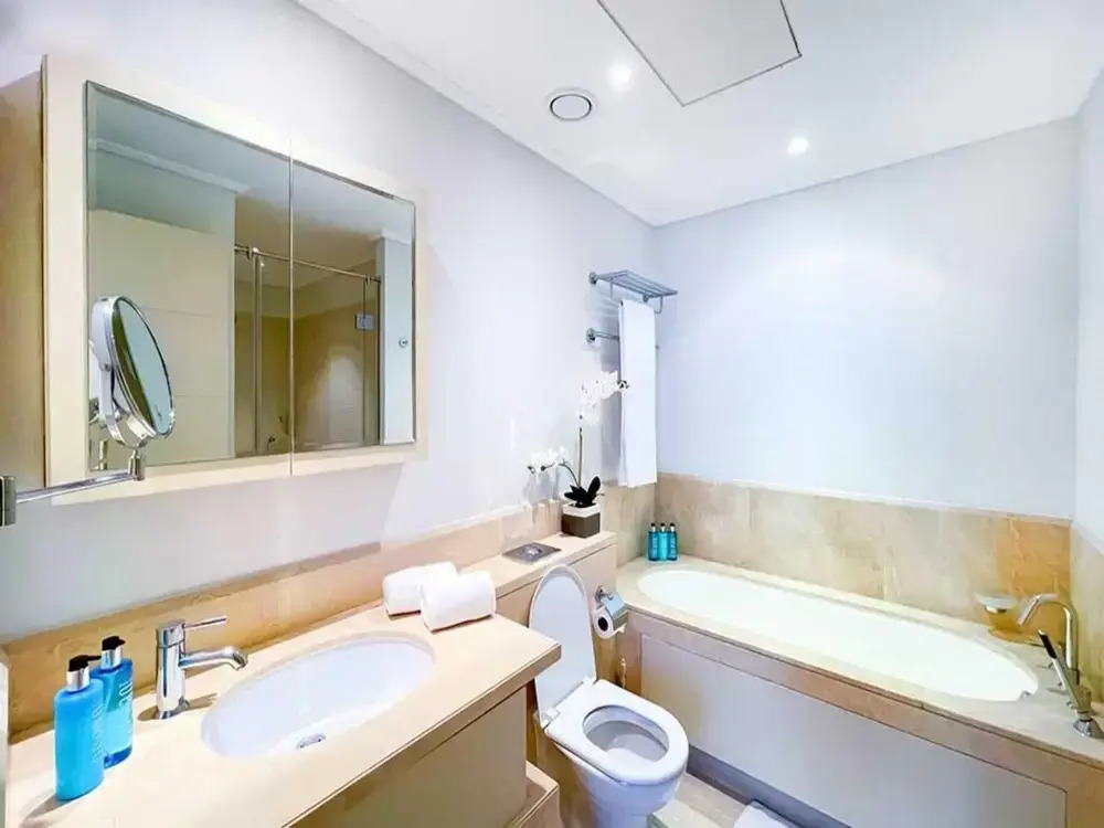 Amazing 1BR APT Downtown