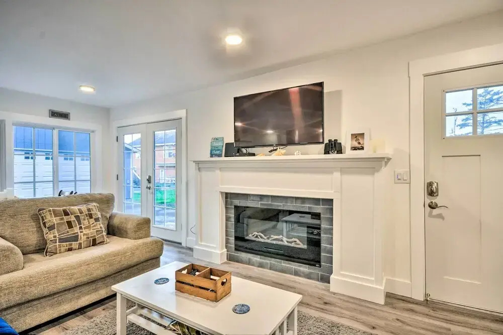 Modern Oregon House - 1/2 Mi From Rockaway Beach!