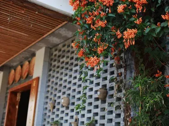 Xiangxi Hostel (Longmen Branch 2)