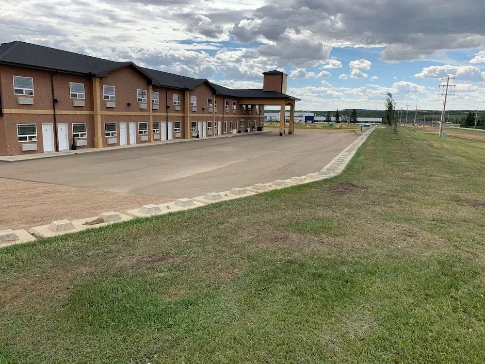 R & R Lakeview in Hardisty