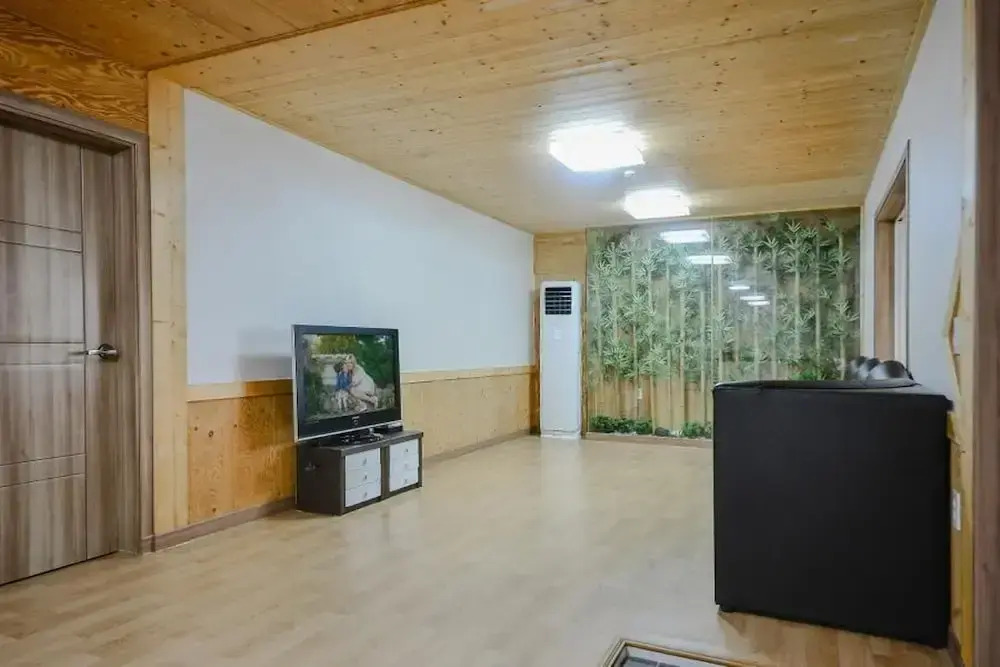 Yangyang Water Sol Valley Pension