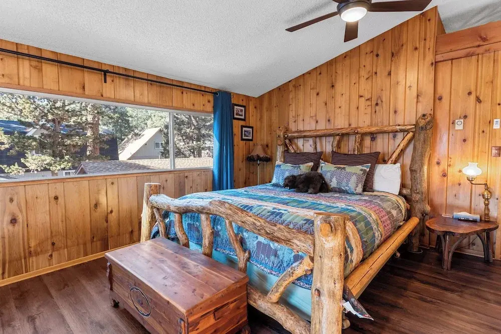 Knotty Hideaway