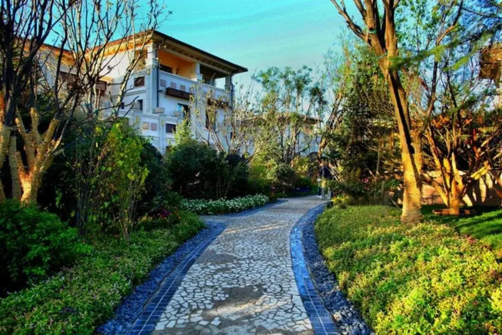 YT Longhu Seaview Garden Holiday Villa