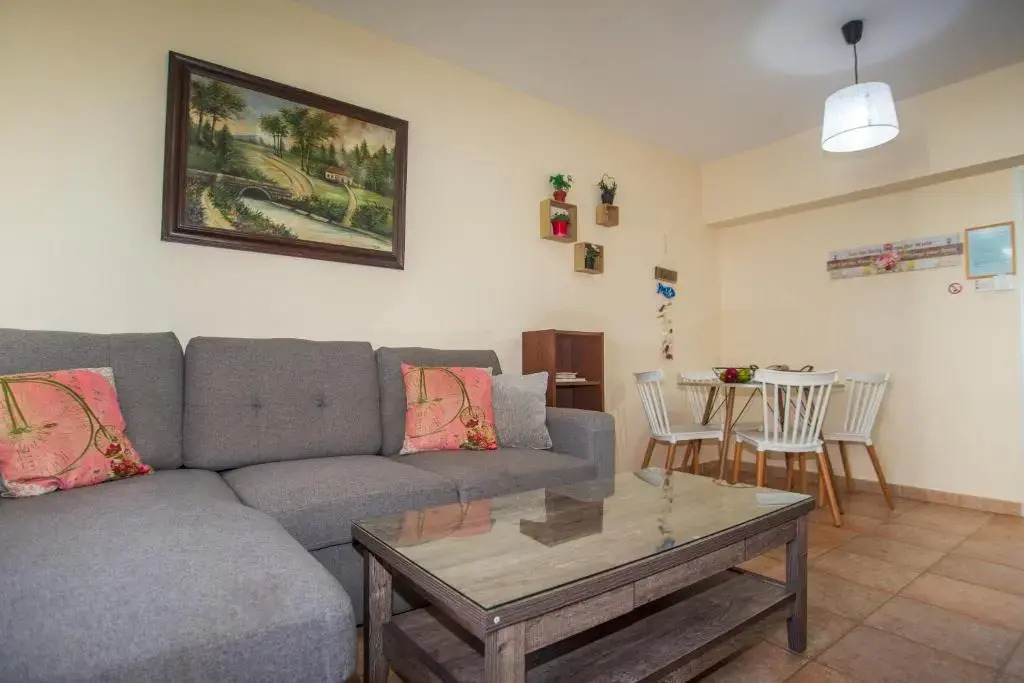 Central, by sea, seaview, renovated 1 bedroom flat