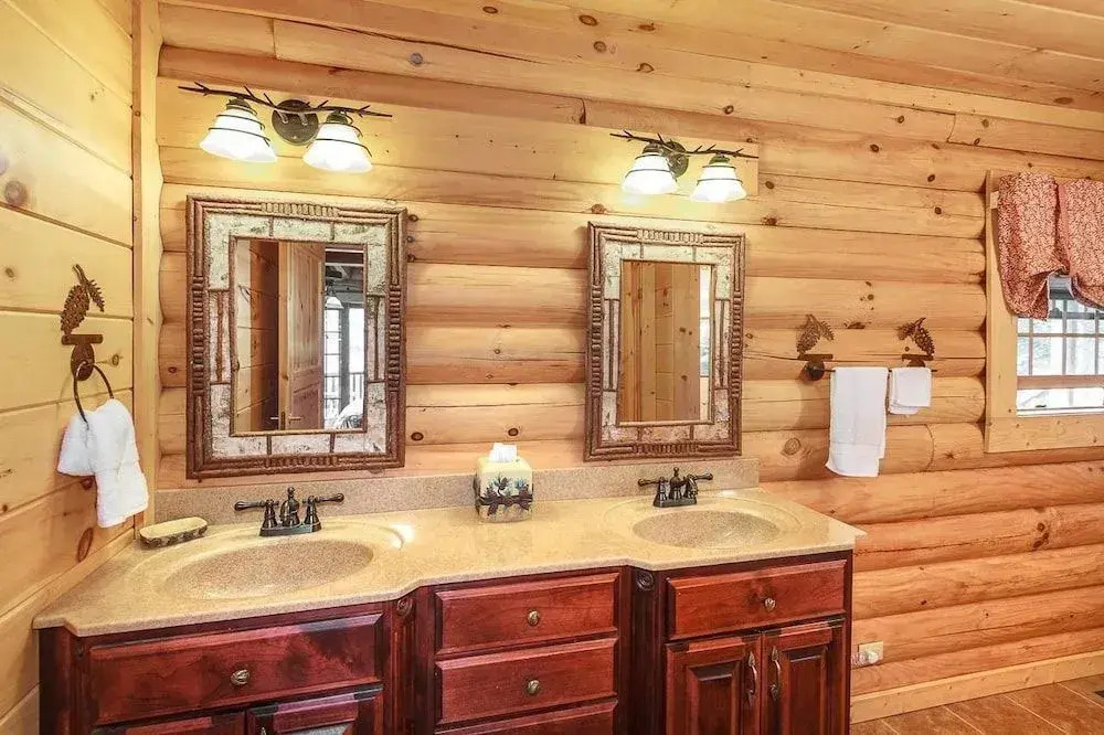 Among The Clouds - 4 Br cabin by RedAwning