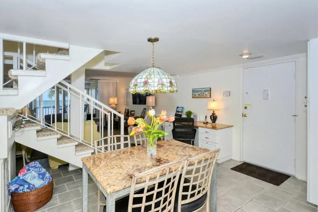 LaPlaya 204D Beach-lovers paradise 200 feet of private beach along the turquoise Gulf of Mexico