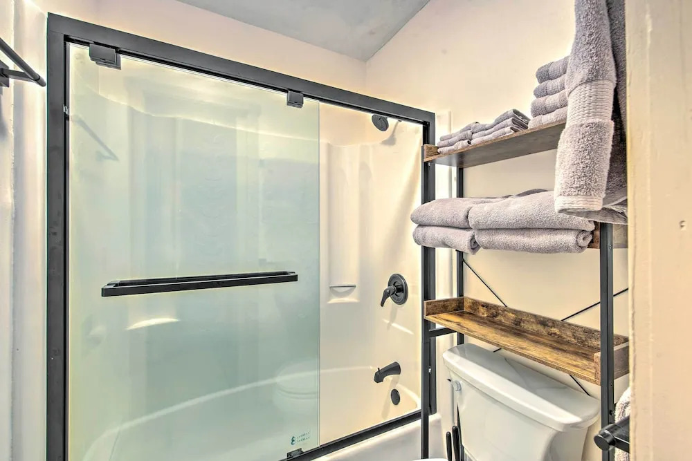 Cortland Abode: 1 Mi to Greek Peak Mountain Resort