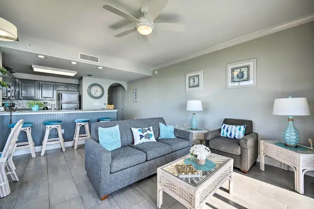 ~ 2 Mi to Disney & Universal: Orlando Resort Condo