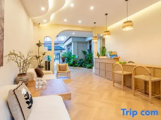Xiangyejian Design Guesthouse (Dai Ethnic Ancient Town)