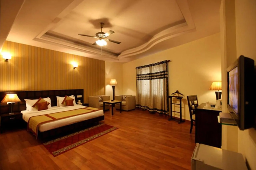Hotel The Class , Delhi Airport