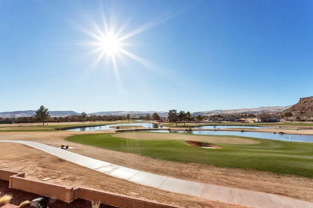 19 At Bloomington Country Club 3 Bedroom Condo by Redawning