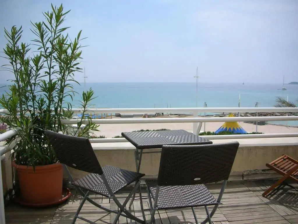 Le Marina B