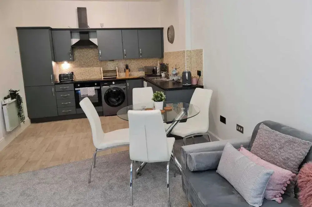 2 Bed Woodland Retreat - Garden & Free Parking