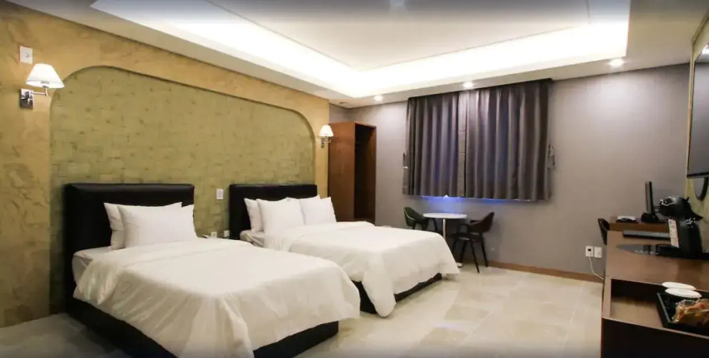 The King Hotel