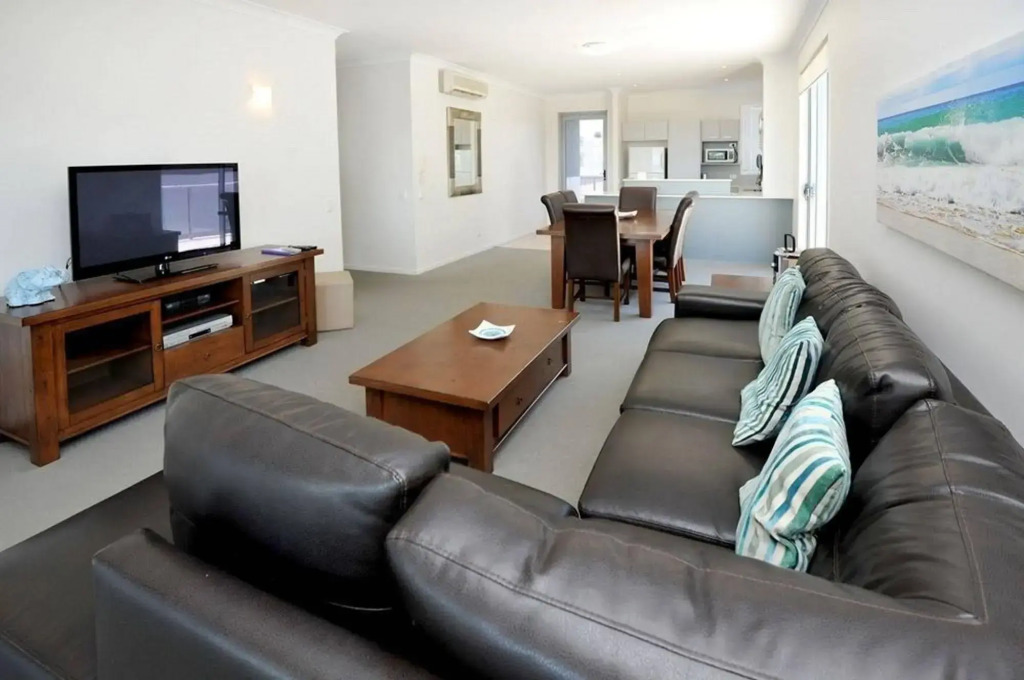 Pacific Marina Apartments