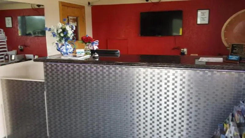 Great Lakes Inn & Suites