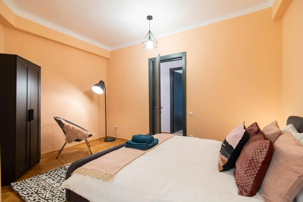 Luxurious Retreat at heart of Bucharest for 6