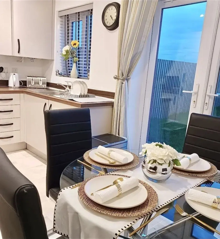 Cozy Coventry Retreat With 2 Bedrooms House