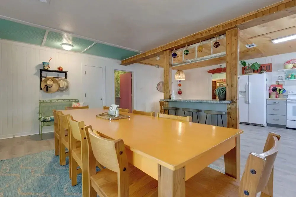 Vibrant Pass Christian Oasis - 3 Blocks to Beach!