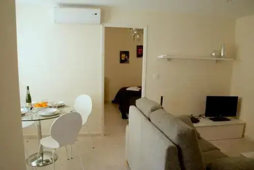 Apartamentos FV Flats Valencia - Mestalla 7