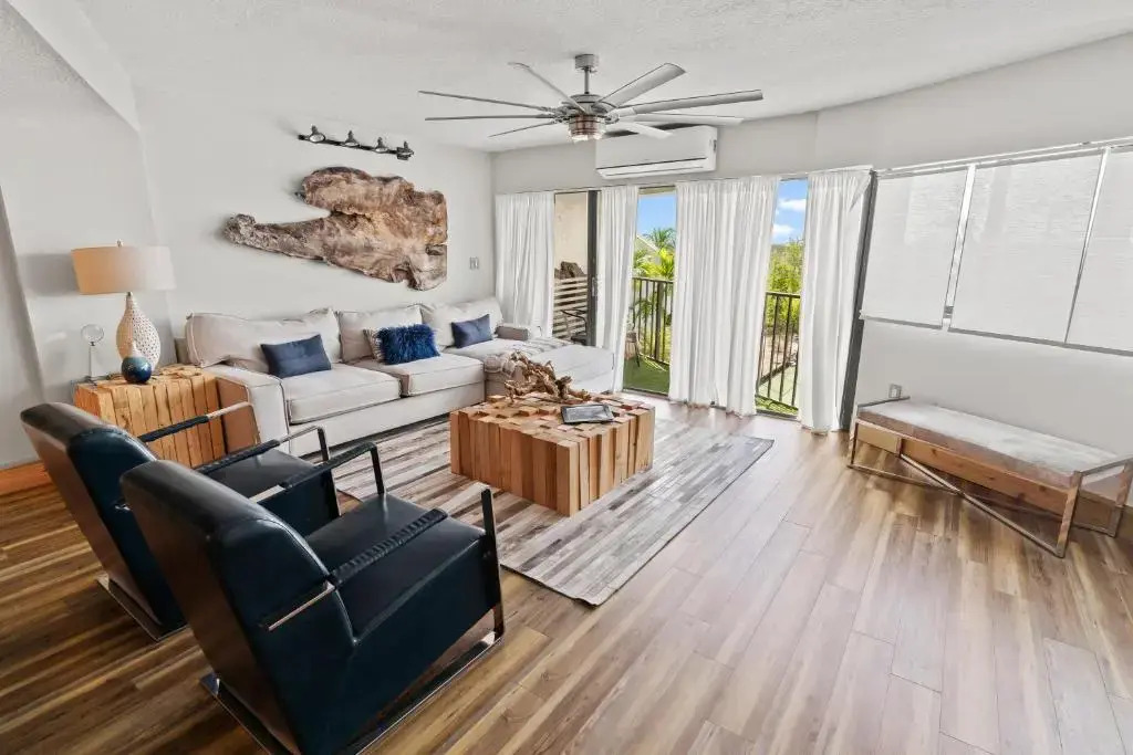 TOWER 2 MASTER SUITEs, 2 KINGS BEDS, MARINA