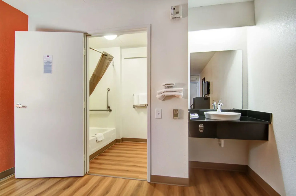 Economy Suites Springfield - Extended Stay