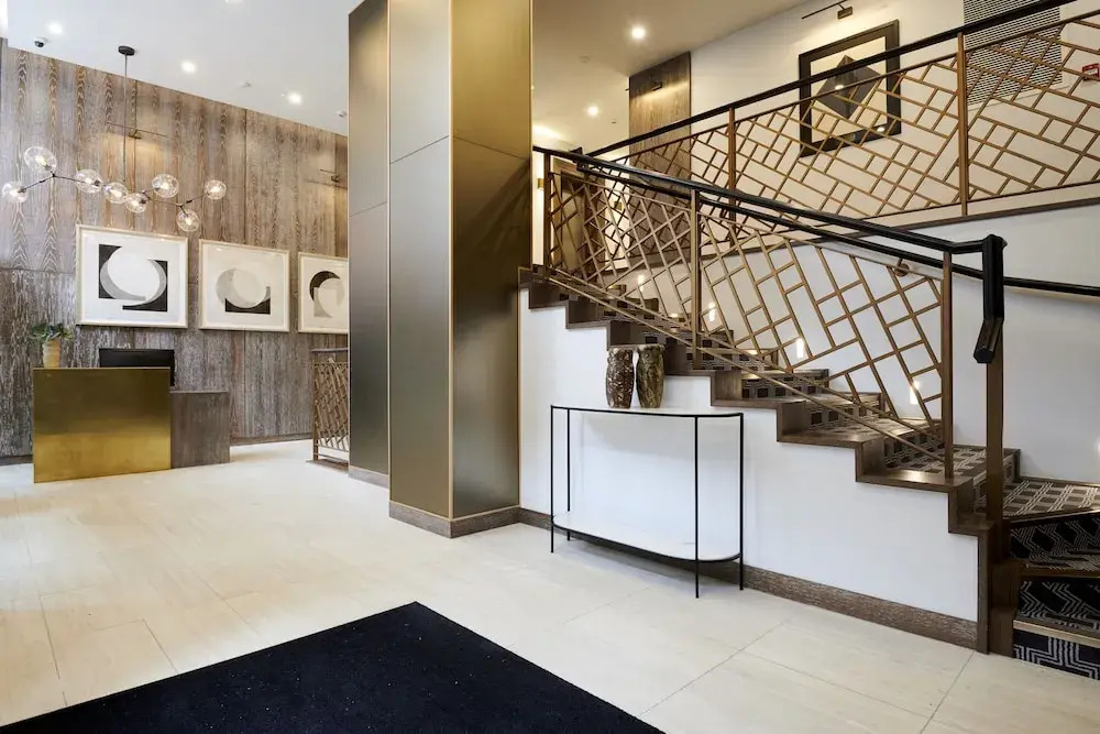 Beautiful Westminster Suites by Sonder