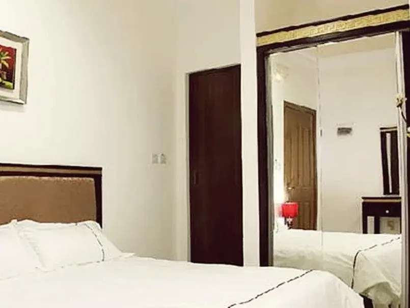 Golden Rose Hotel