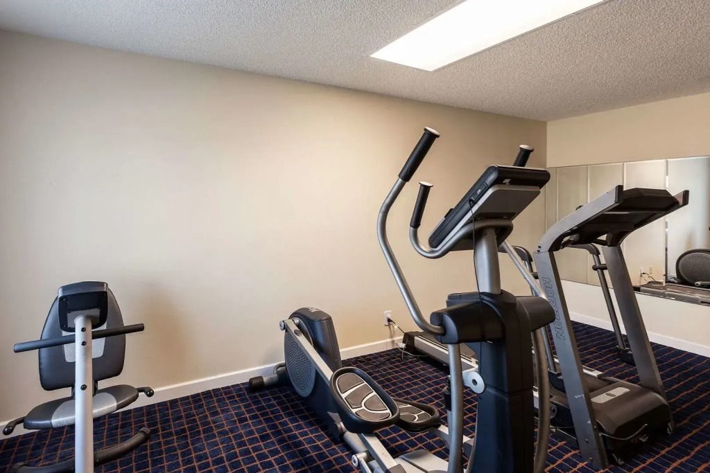 Dragonfly Inn & Suites