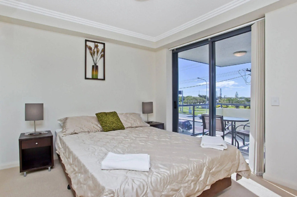 Aqualine Apartments On The Broadwater