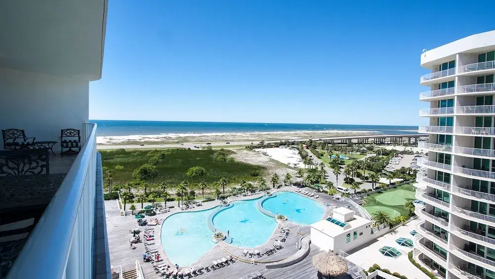Poolside Views Two Bedroom Two Bathroom - Unit Crd1016