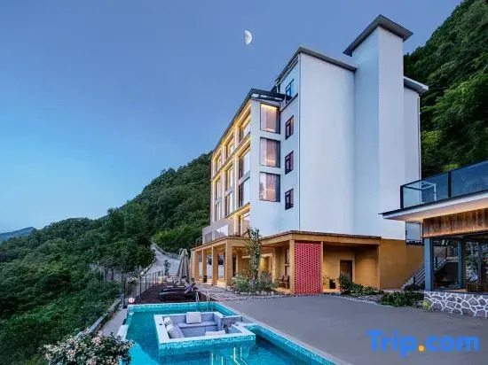 Mu Yun Wan Hostel, Shennongjia (Huong Khe Yuen Scenic Spot Shop)