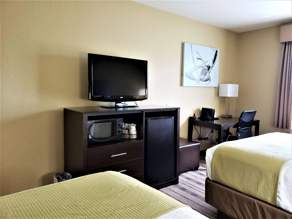 Best Western Edgewater Inn