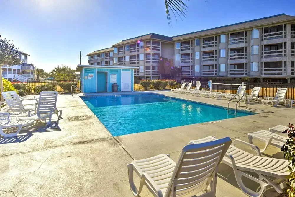 Harbor Island Beach Retreat - Steps to Ocean!