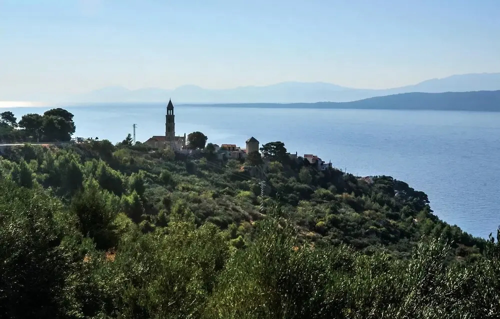 Amazing Home in Podgora with Hot Tub, WiFi & 4 Bedrooms