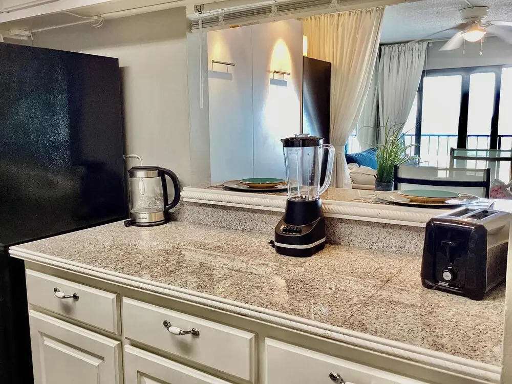 Shoreline Studio Condo for 4