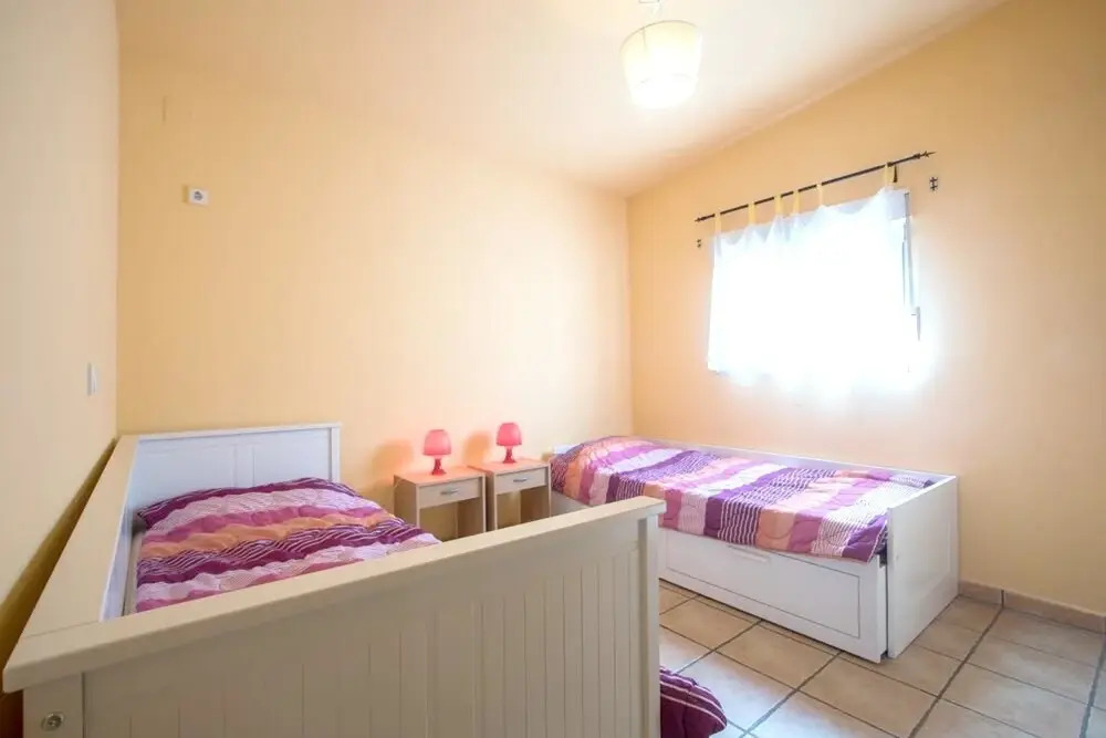 House With 2 Bedrooms in Finestrat, With Pool Access and Furnished Ter