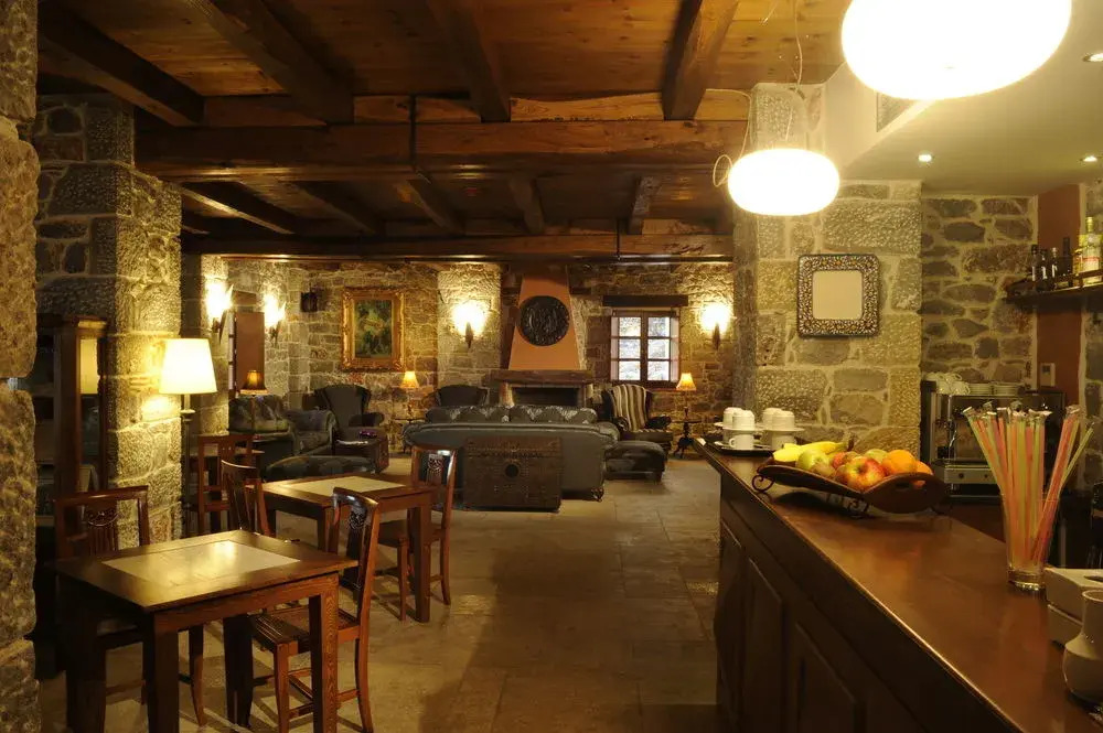 Xemoni Hotel