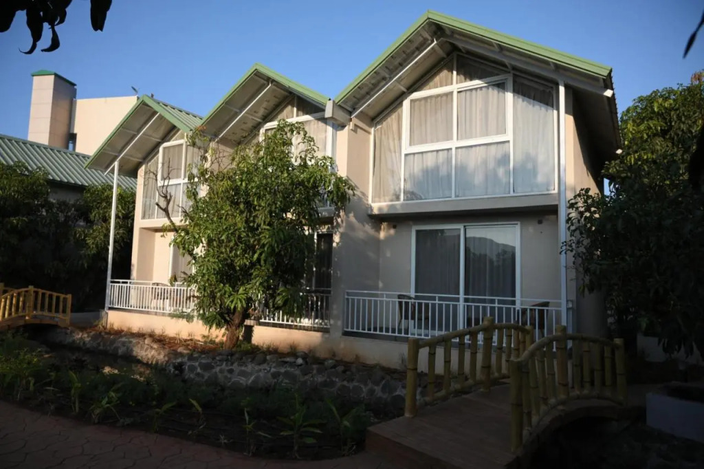 Mango Leaf Lake Resort