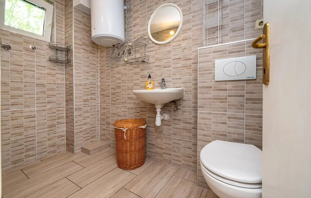Stunning Apartment in Obrovac, Meka Draga With Wifi and 2 Bedrooms