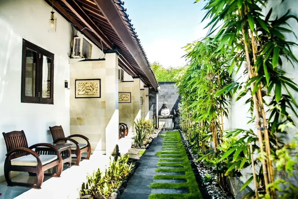 Tanjung Lima Hotel Legian