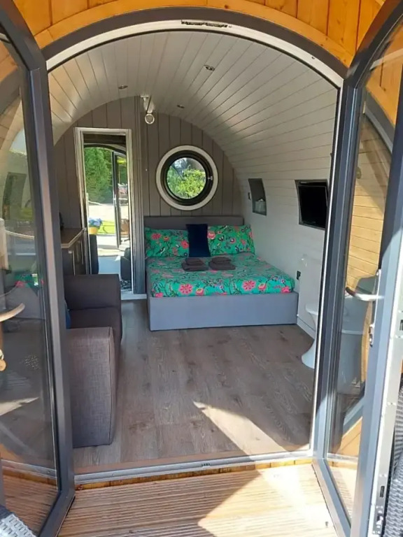 Seren Garden Pod