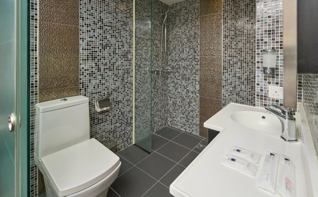 J Link Hotel