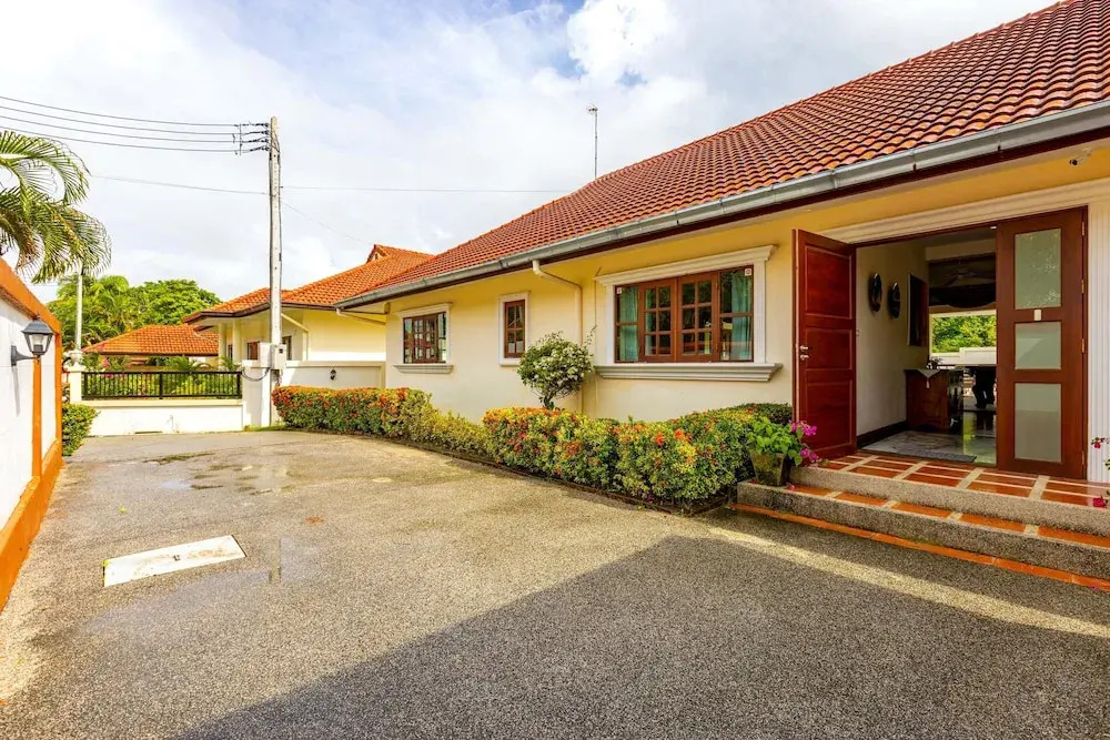 3 Bedroom Pool Villa in Great Location CV3