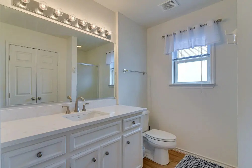 Canal Access & Decks: Bayfront Jamaica Beach House