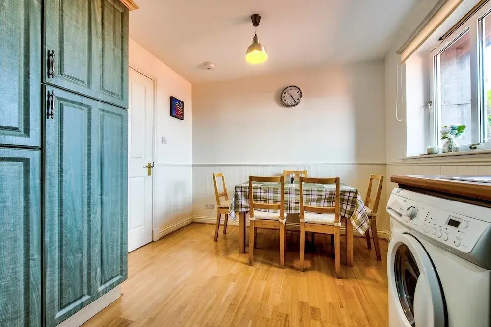 Cozy and Rustic 3bed/2bath Stockbridge Apartment With Free Parking