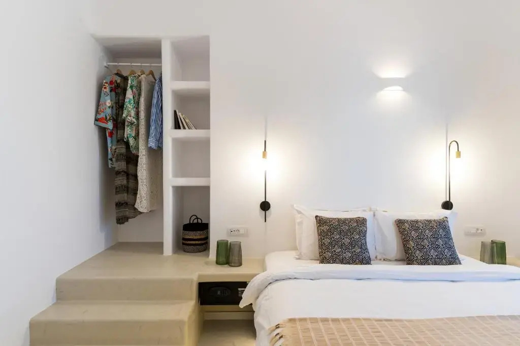 Lavadoze Luxury Suites